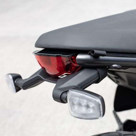 Kit fijación de bolsa kriega ducati scrambler fit kit