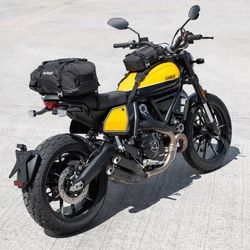 Kit fijación de bolsa kriega ducati scrambler fit kit