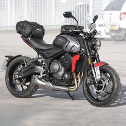 Kit fijación de bolsa kriega triumph trident 660 fit kit